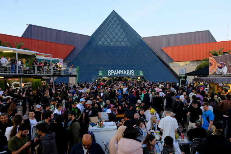 The famous Spannabis glass pyramid.